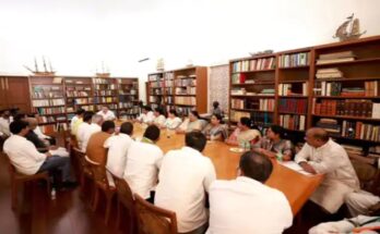 दिल्ली में राहुल गांधी से आदिवासी नेताओं की मुलाकात, अलग धर्म-कोड की उठी मांग; बीजेपी-कांग्रेस में जुबानी जंग तेज