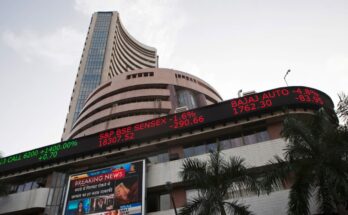 Stock market opened with decline, Sensex slipped 50 points, Nifty at 25,440