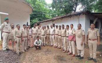 Balod Forest Department, illegal teak wood, furniture recovery, Dallirajhara Forest Range, Flying Squad action, Vikas Devangan case, teak wood, teak logs, furniture making machines, forest wealth conservation,