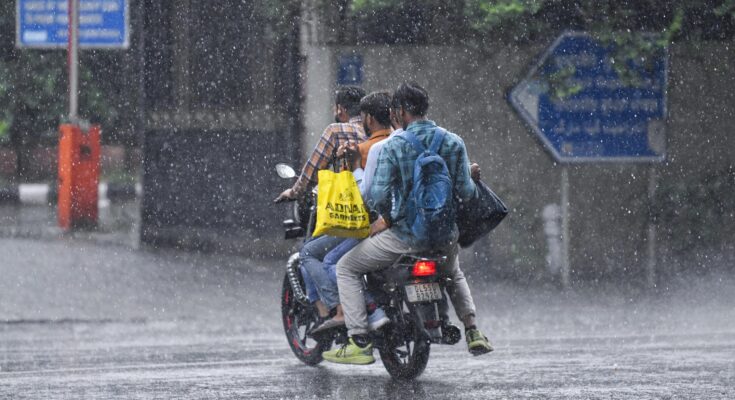 elhi NCR, IMD alert, fog, rain forecast, Uttar Pradesh, Bihar, Rajasthan, Maharashtra, Montha cyclone, snowfall, Himachal Pradesh, Uttarakhand, temperature drop, yellow alert,