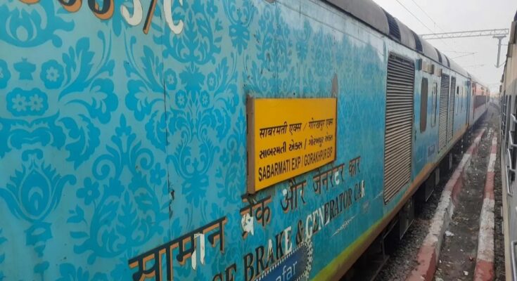 चलती ट्रेन में आर्मी जवान की हत्या, बहस के बाद कोच अटेंडेंट ने चाकू से गोदा