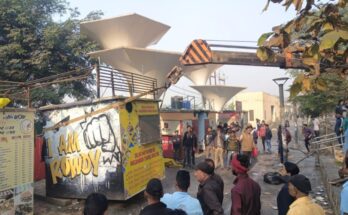 Raipur, Science College Chaupati, Eviction Drive, Municipal Corporation, Protest, Congress Leaders, Vikas Upadhyay, Aakash Tiwari, Police Detention, JCB Action, Encroachment Removal, Railway Land, Parking Plan, Vendors Protest, Clash with Police, Raipur Politics, Public Demonstration, Civic Action,