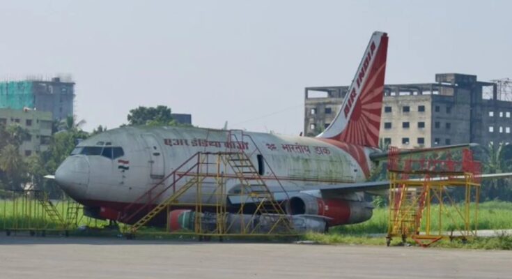 Boeing 737-200, Air India aircraft, Kolkata Airport, abandoned aircraft, 13 years idle plane, road transportation, tractor-trailer transport, Bengaluru training aircraft, aviation negligence, asset management failure, Pratt & Whitney engine,
