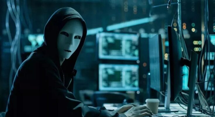 Cyber Fraud, Online Investment Scam, Share Market Scam, Retired Banker Cheated, WhatsApp Scam, YouTube Investment Ad, Fake Trading App, High Return Scam, Financial Fraud, Cyber Crime India, Mumbai Cyber Fraud,