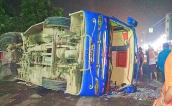Bus Accident, Four Lane Accident, Tire Burst Accident, Garoth Ujjain Road Accident, Bus Overturned News, Madhya Pradesh Accident News, Sonipat Bus Accident, Ujjain Road Accident, Passenger Bus Accident, Bus Tyre Burst News, Road Accident India,