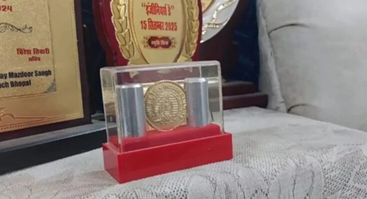 Indian Railways Scam, Fake Silver Medals, Retired Railway Employees, Bhopal Division Railway, West Central Railway, NABL Lab Test, Railway Vigilance, Copper Medals Scam, Railway FIR,