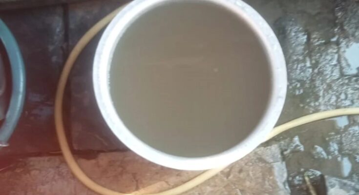 The colony in the capital city is in a terrible state; a pipeline runs through the middle of a drain in Sejbahar, and taps are spewing insects and foul-smelling water.