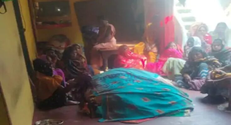 Cooks' strike in Raipur: Two women dead, protest continues for 30 days.